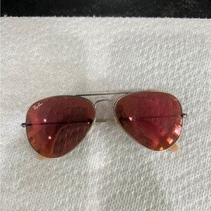 Ray-Ban Aviator Sunglasses with Rose Lenses